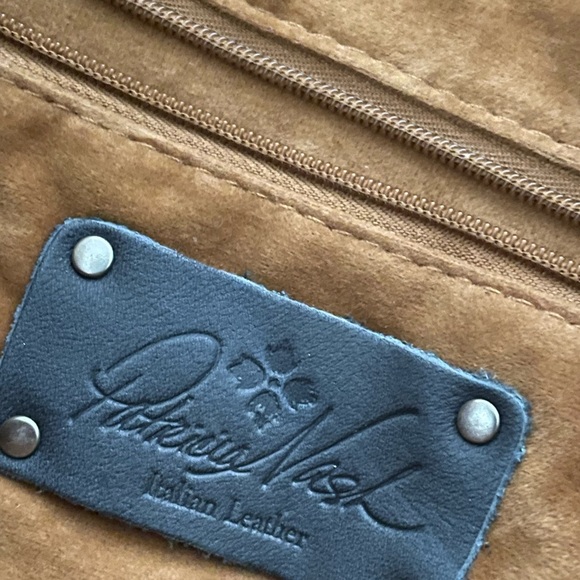 Patricia Nash Italian Leather Crossbody - Picture 3 of 6